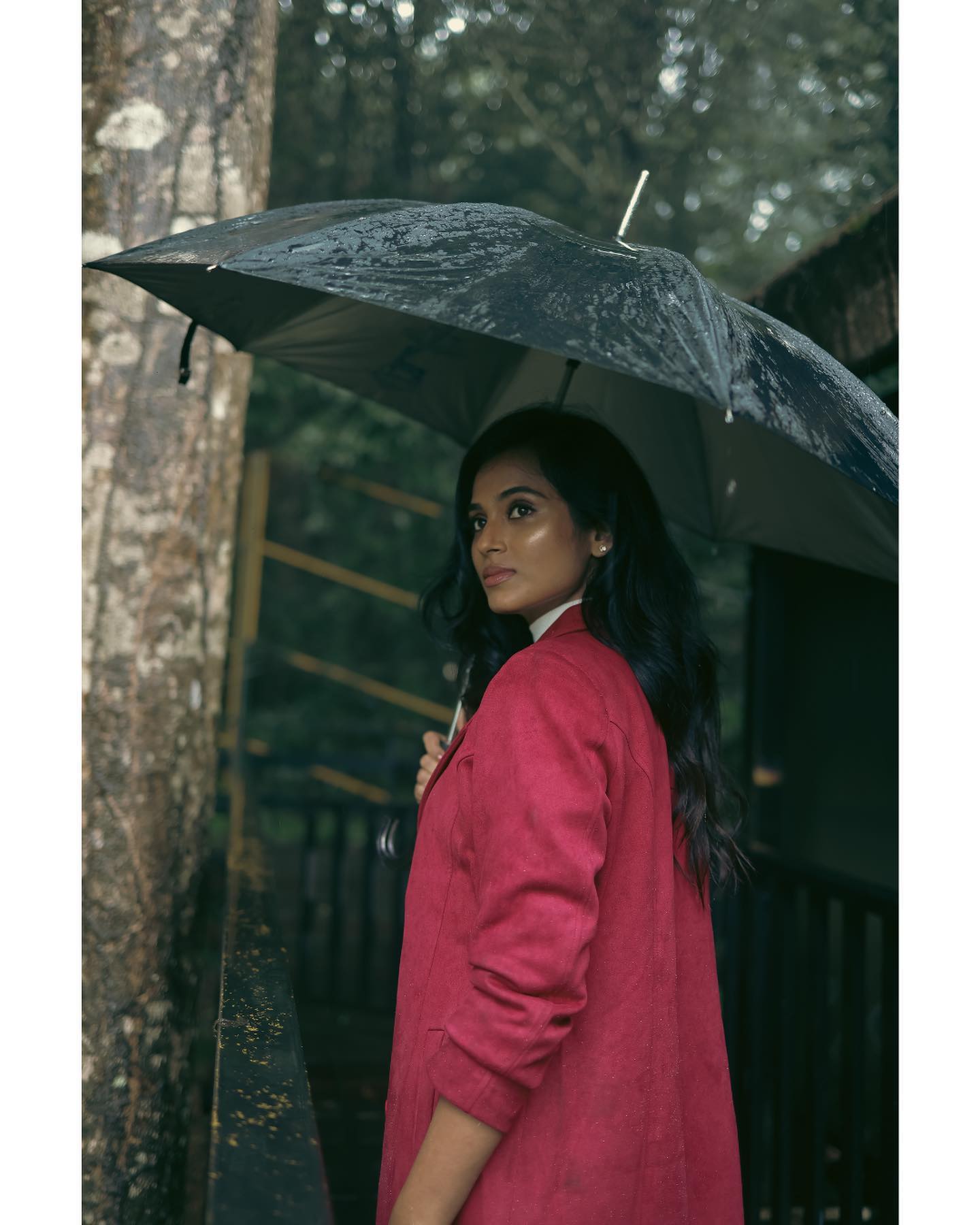 Ramya pandian posing in long coat in hollywood style photos getting viral