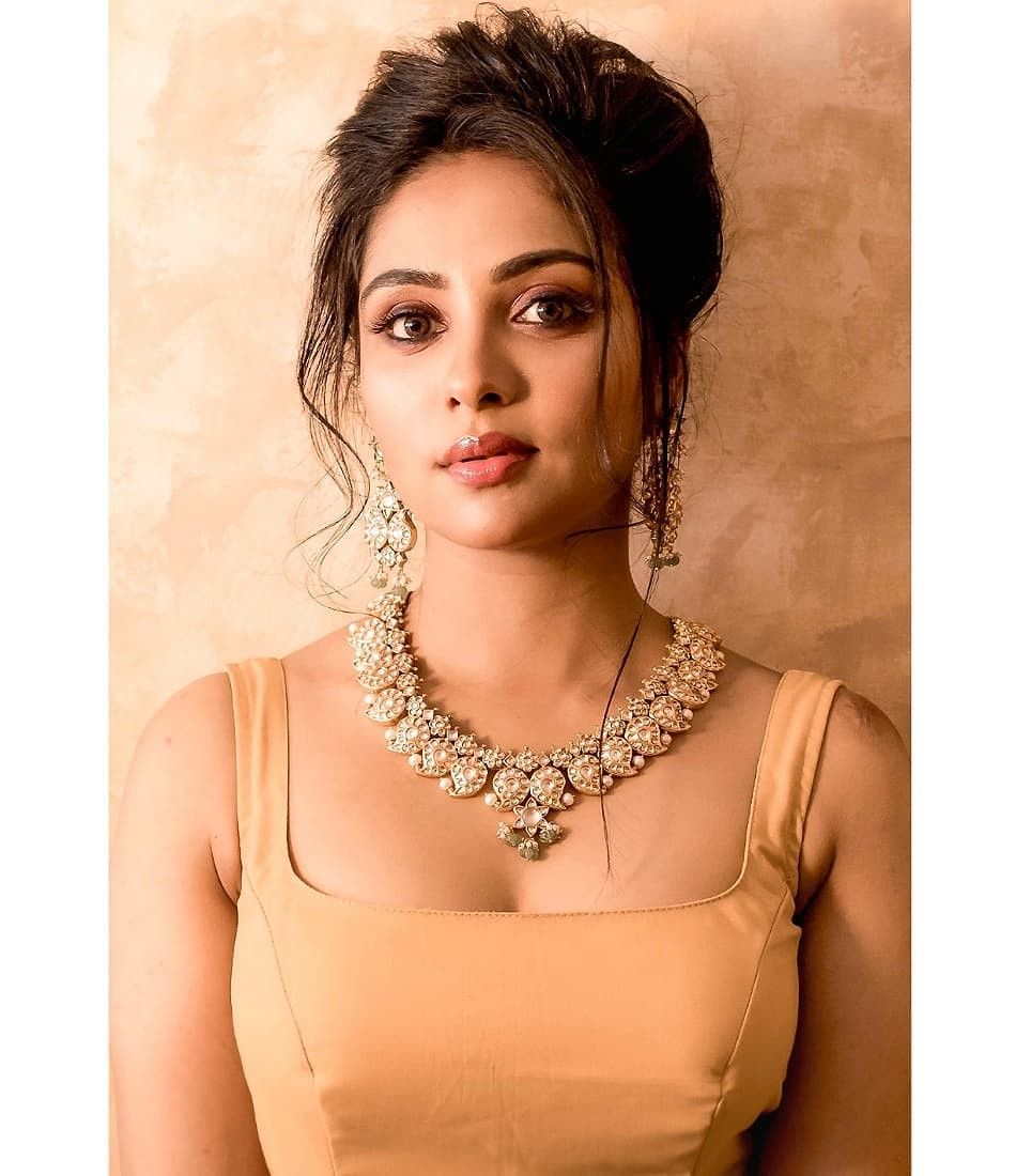 Smruthi venkat short gown photos getting viral on social media