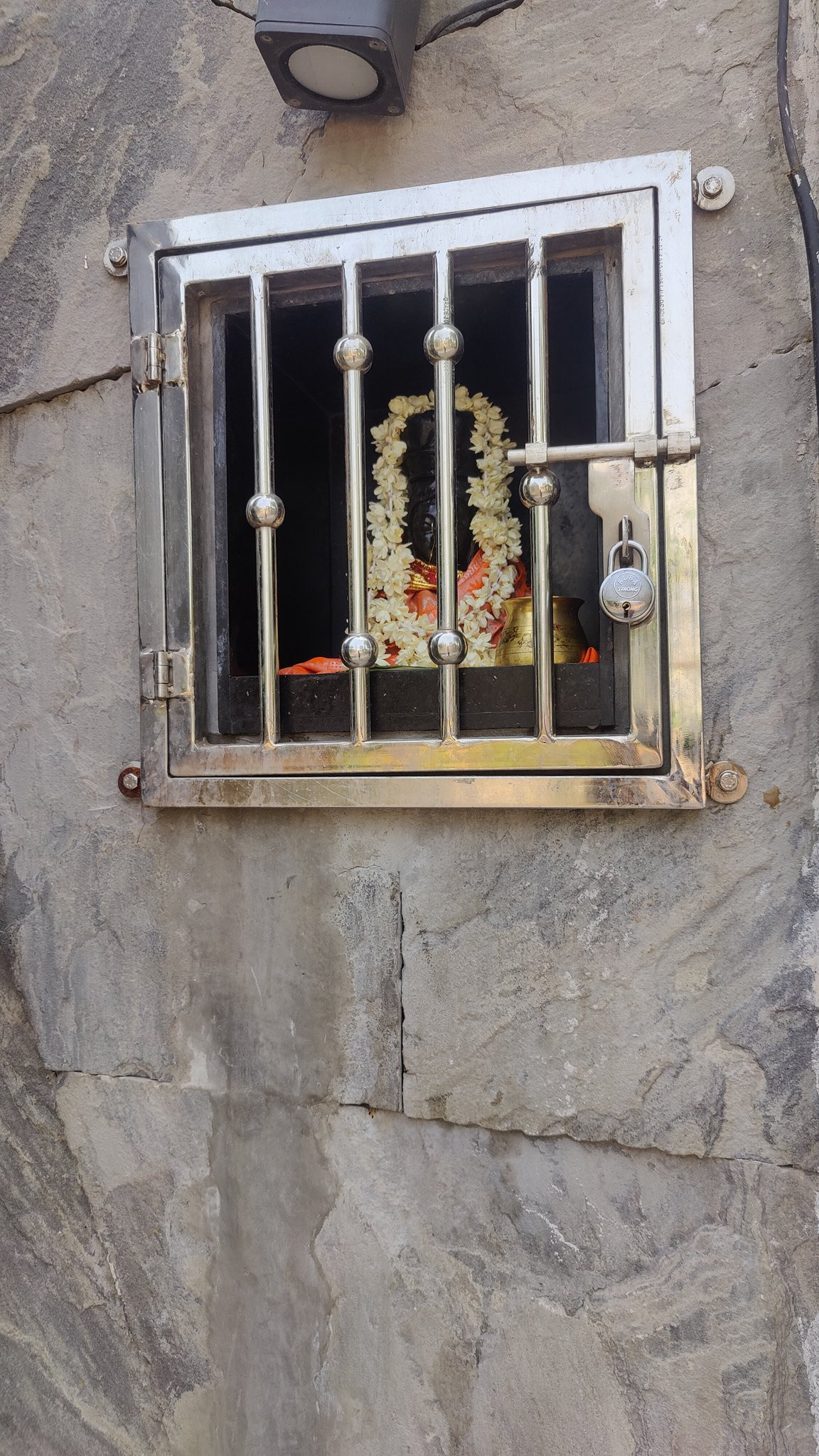 Thalapathy vijay kept hindu god idols in front gate