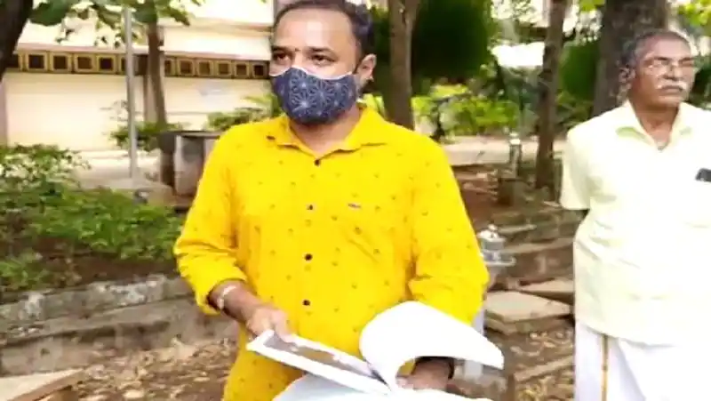 Anandharaj complains about supporting actress divyabharathi