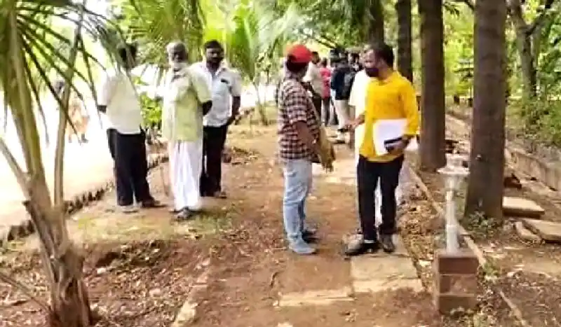 Anandharaj complains about supporting actress divyabharathi