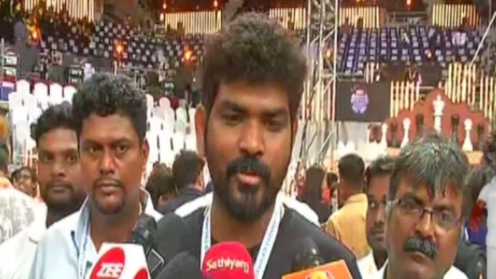 Nayanthara sends message to vignesh shivan about chess olympiad