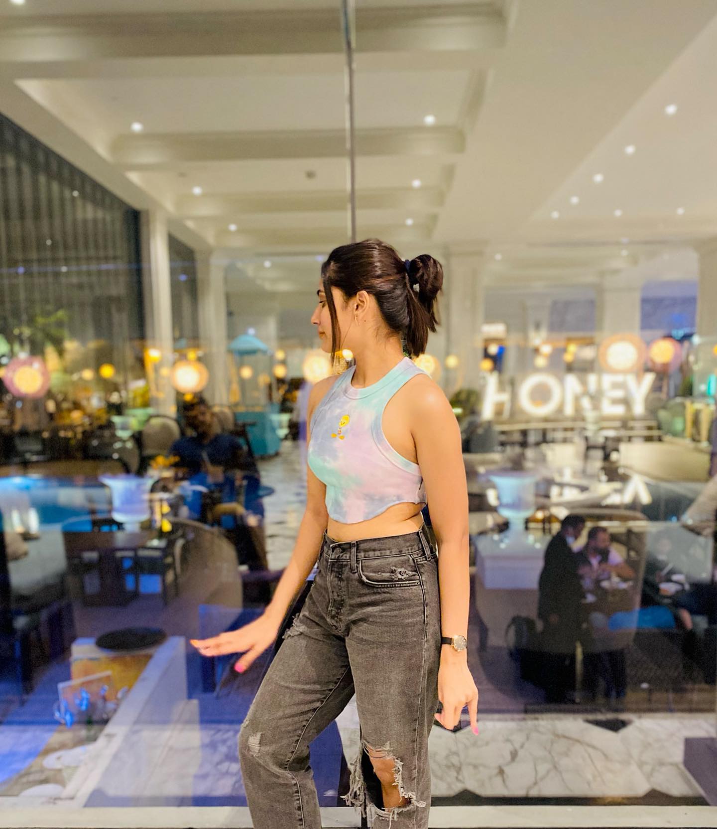 losliya hot photos in ultra modern glamour dress