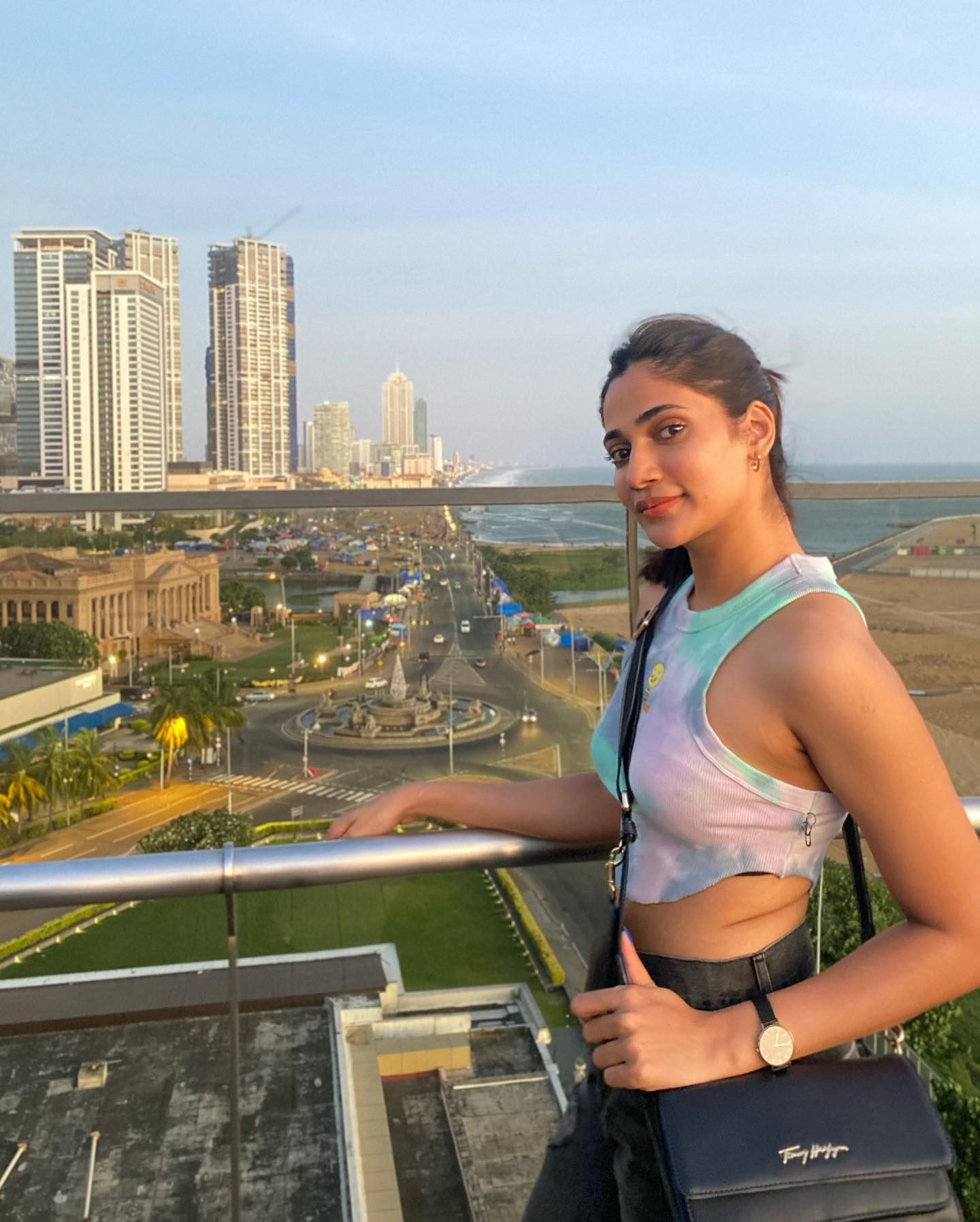 losliya hot photos in ultra modern glamour dress