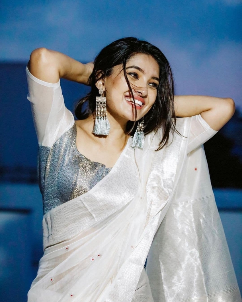 vani bhojan interview about posts and comments on actress photos