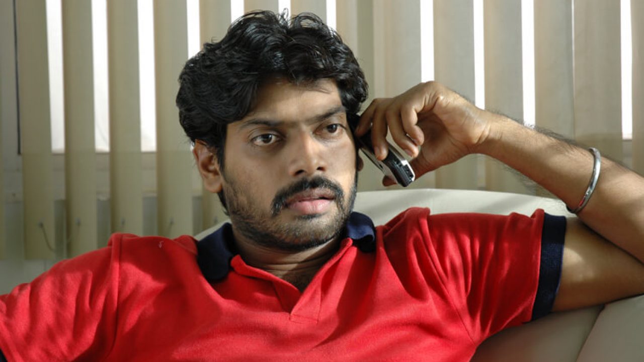 actor nithin sathya got in accident near alwarpet due to rain fell down