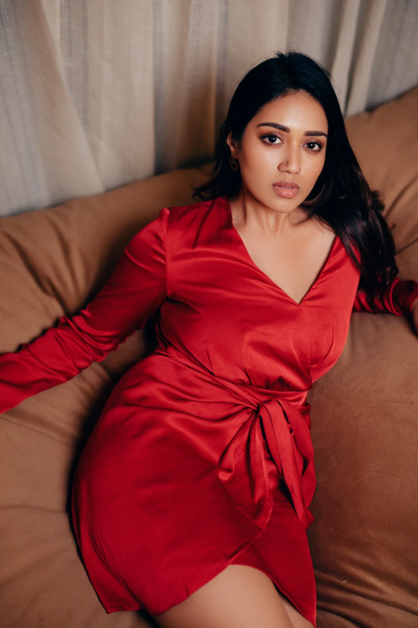 actress nivetha pethuraj hot photos in inners in public place getting viral