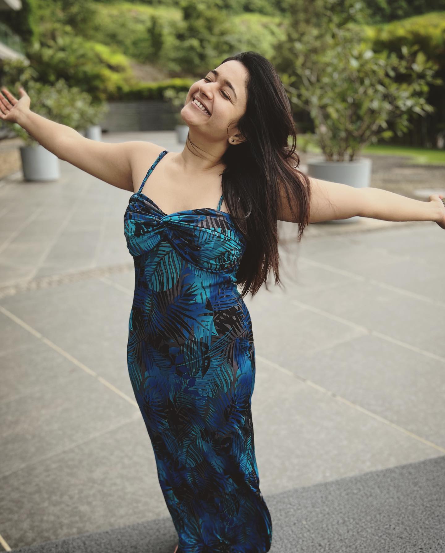 poonam bajwa hot structure showing video viral