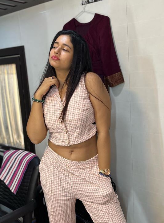 poonam bajwa hot structure showing video viral