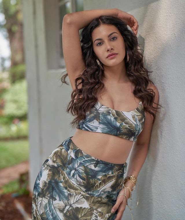 amyra dastur hot sensational photos getting viral