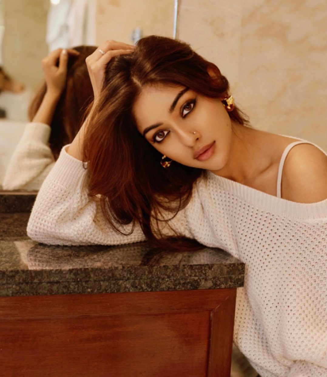 anu emmanuel hot photos in low neck dress