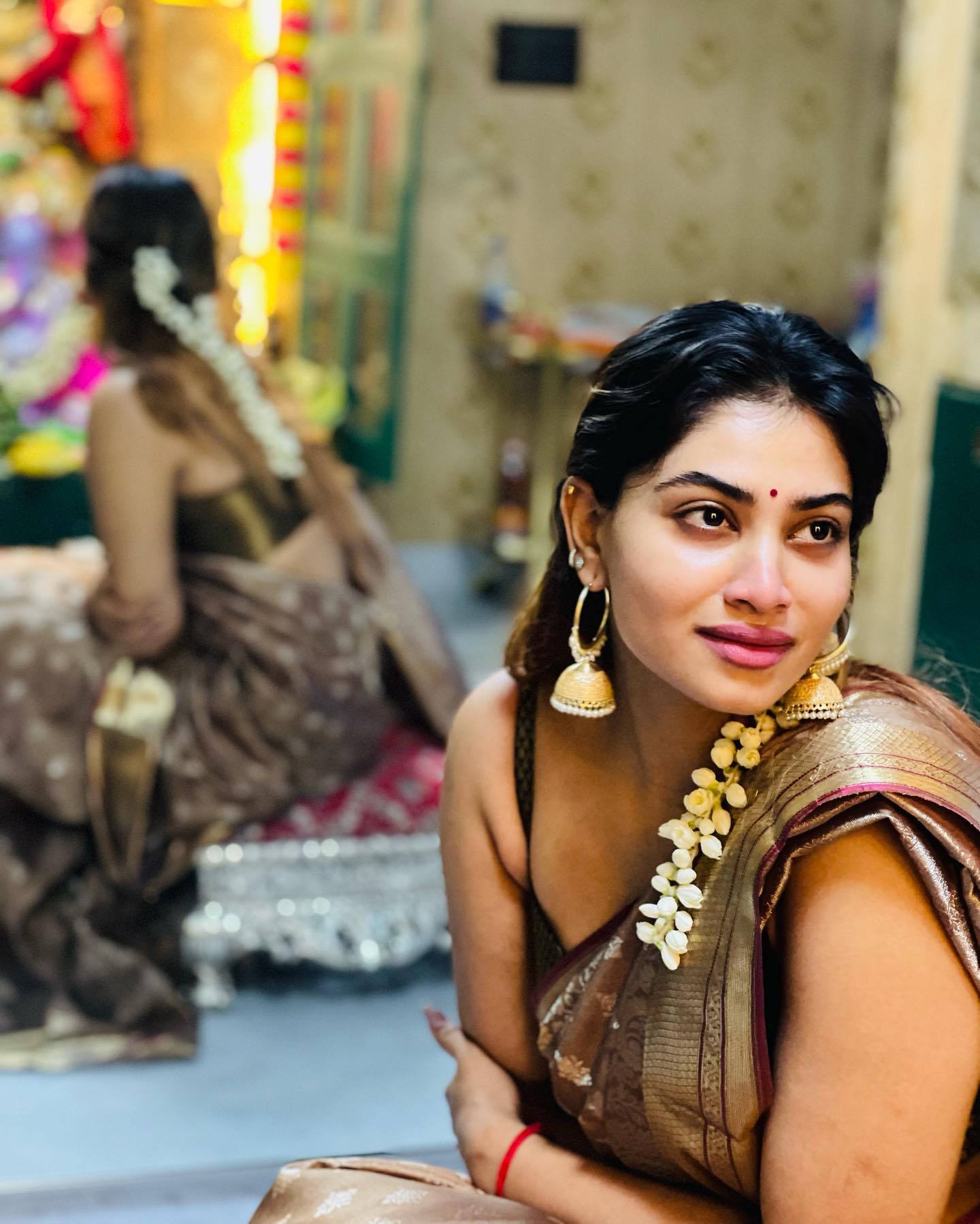 shivani narayanan hot saree photos for vinayagar chathurthi