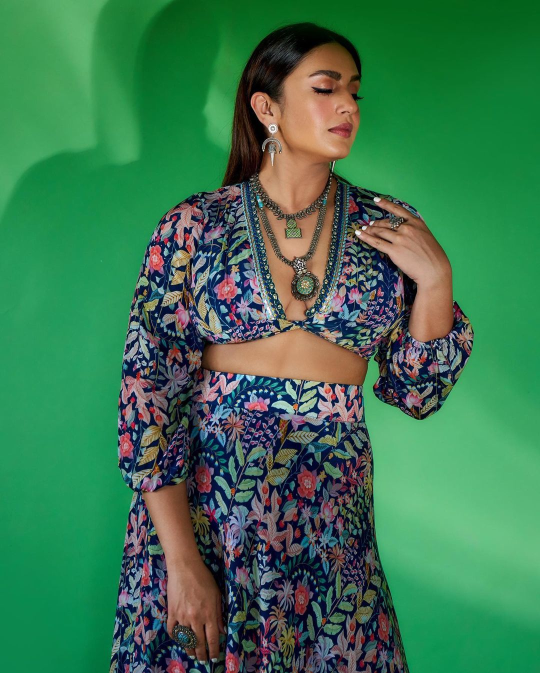 huma qureshi glamour photos getting viral on social media