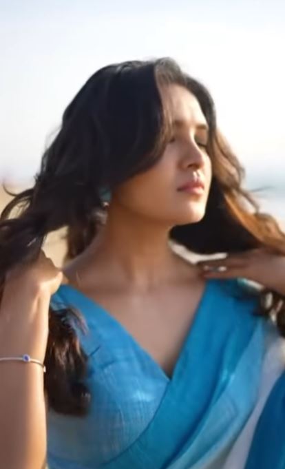 actress vani bhojan living together life with tamil actor