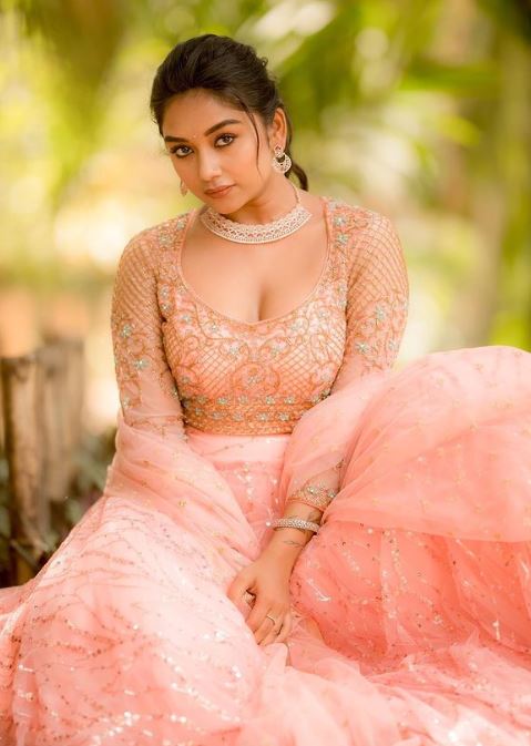 serial actress preethi sharma hot photos and video getting viral
