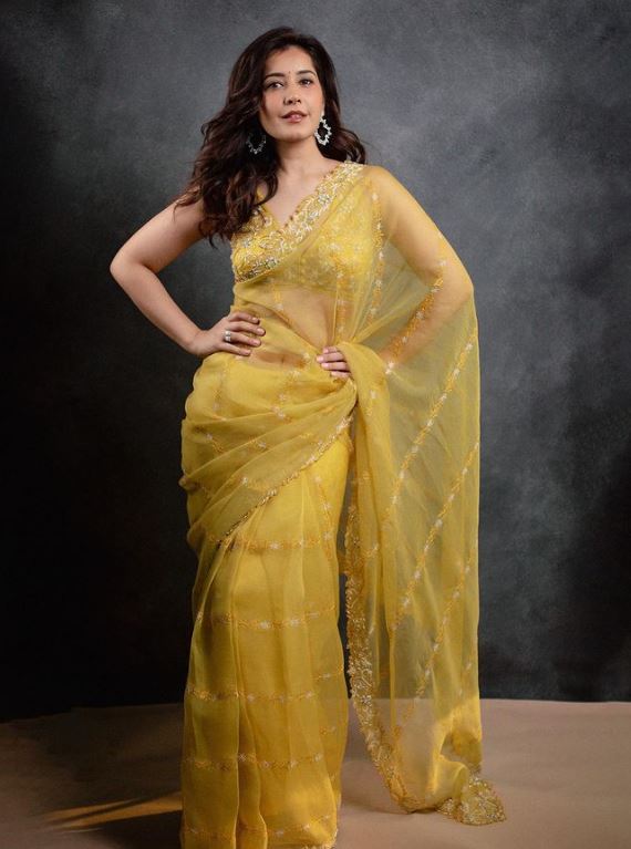 rashi khanna hot glamour photos getting viral