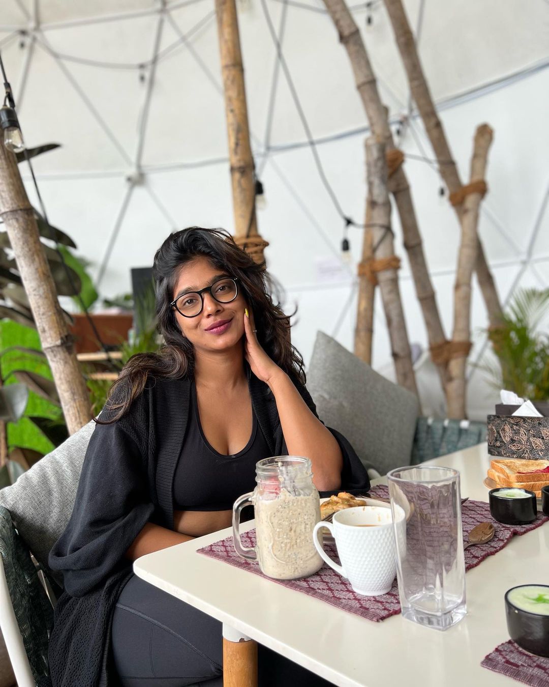 vj parvathy hot photos from tourist place