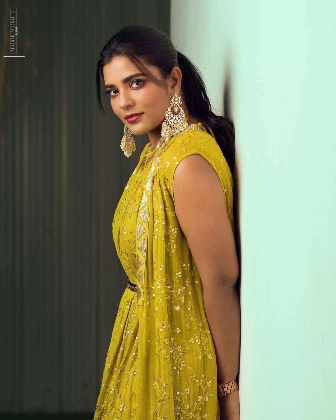 aiswarya rajesh latest photos in full dress
