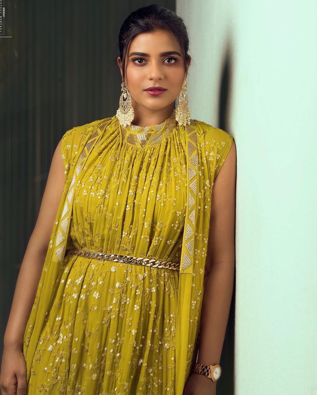 aiswarya rajesh latest photos in full dress