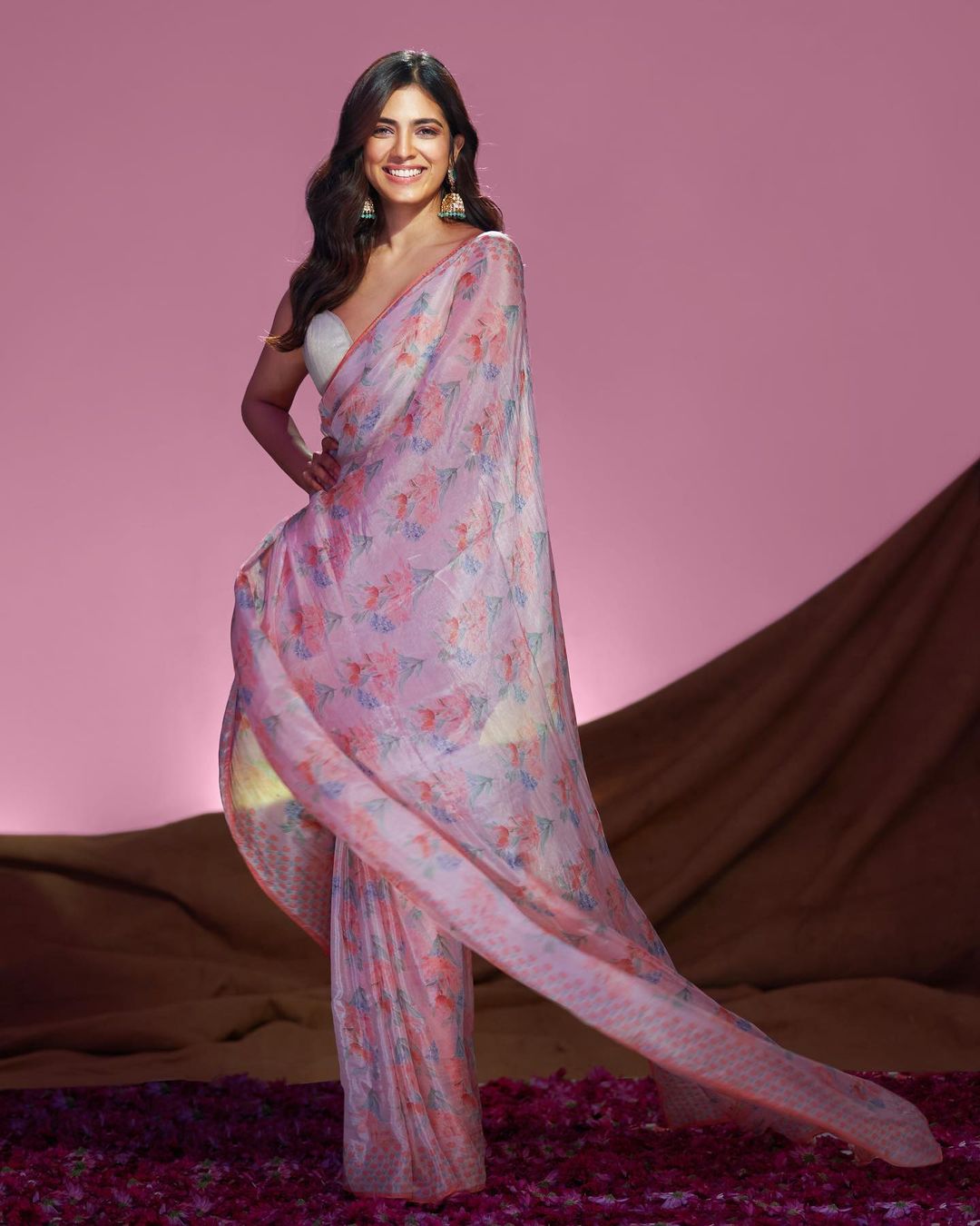 malavika mohanan hot photos in glamour blouse and saree