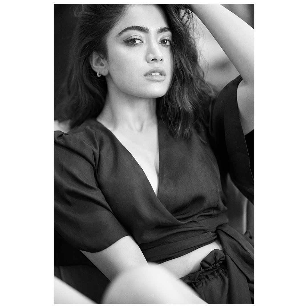 actress rashmika mandanna hot video getting viral in modern look