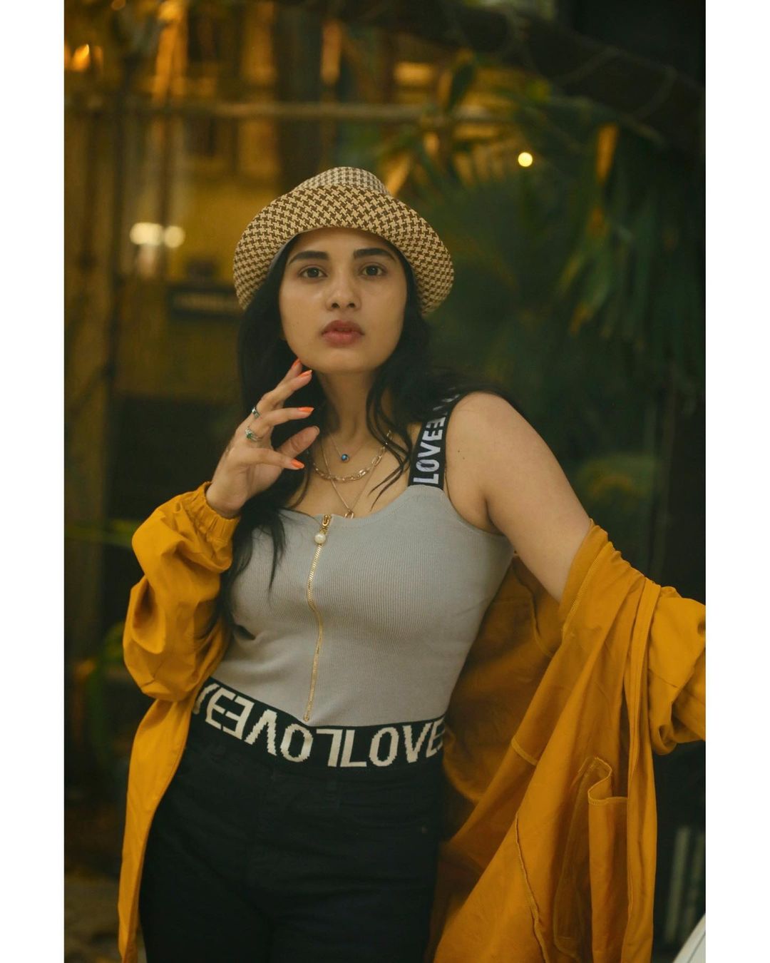 actress srushti dange hot photos and video getting viral on social media