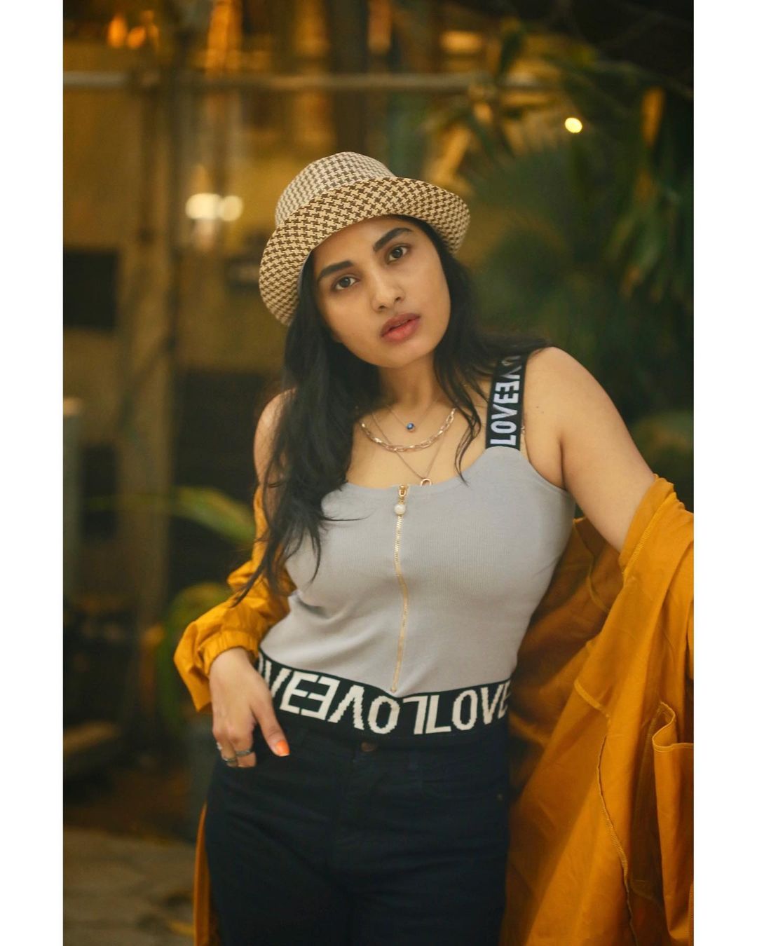 actress srushti dange hot photos and video getting viral on social media