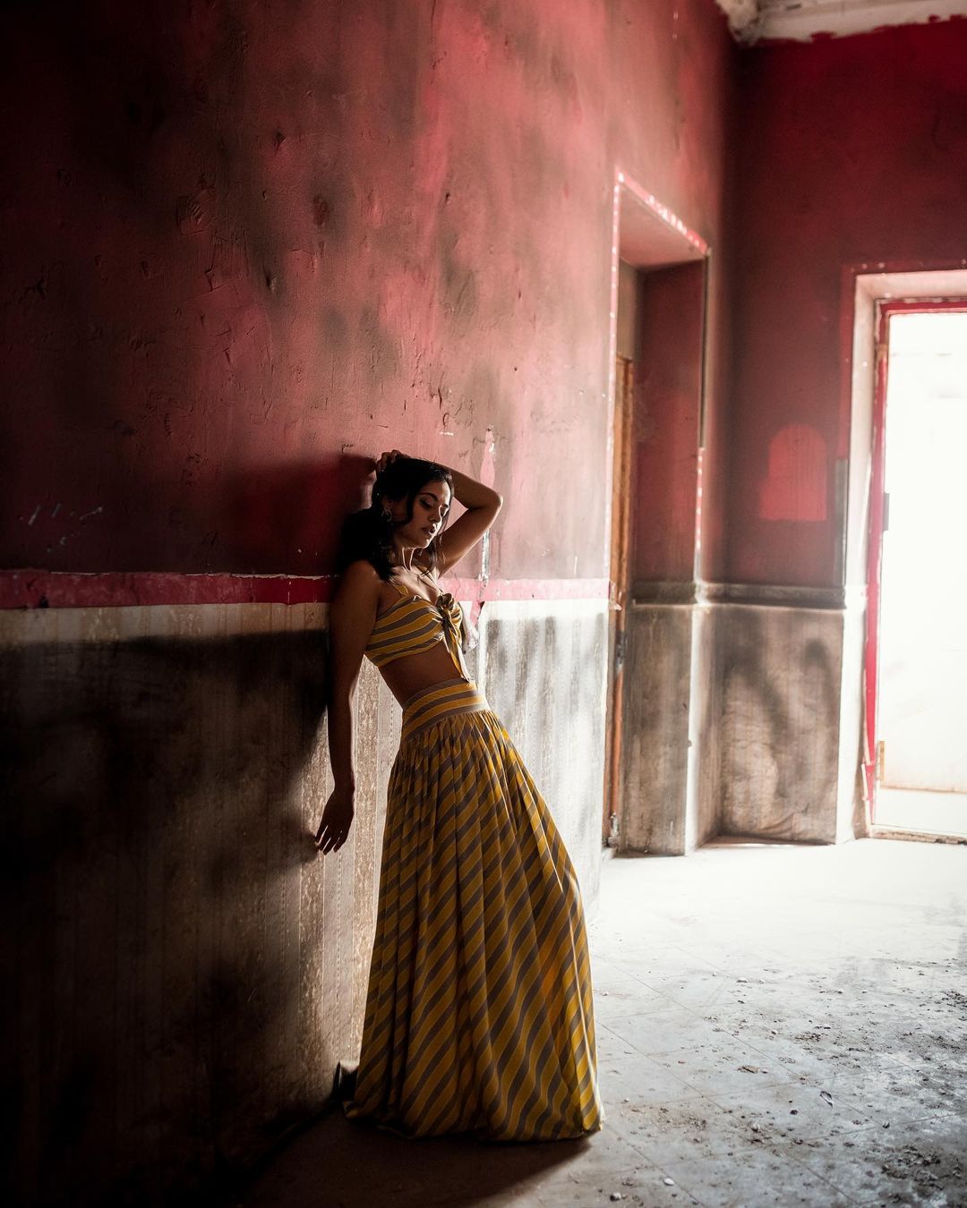 actress bindhu madhavi hot photos in low neck modern dress