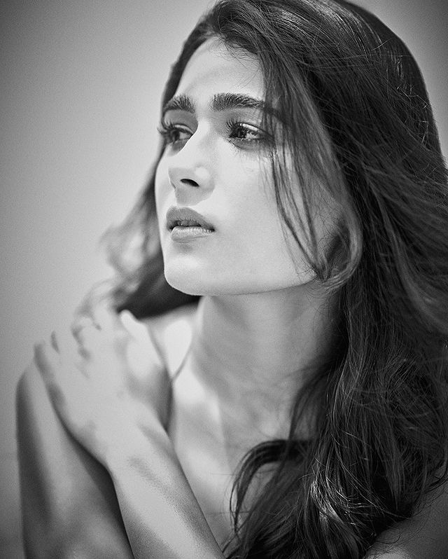 shalini pandey vintage glamour photos getting viral on social media