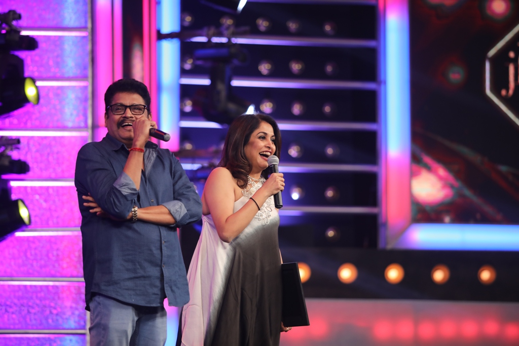 ks ravi kumar shot actress ramyakrishnan during playing with gun