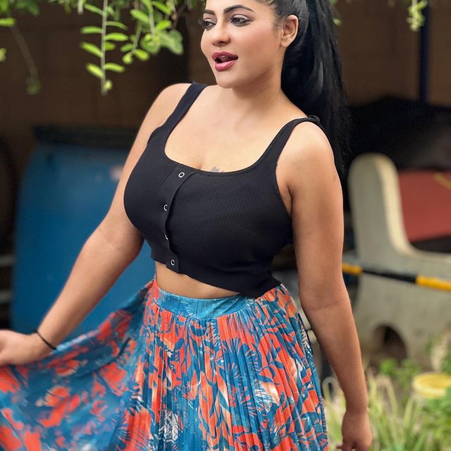 actress reshma pasupuleti hot photos in modern glamour dress