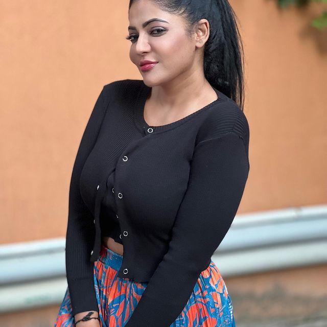 actress reshma pasupuleti hot photos in modern glamour dress