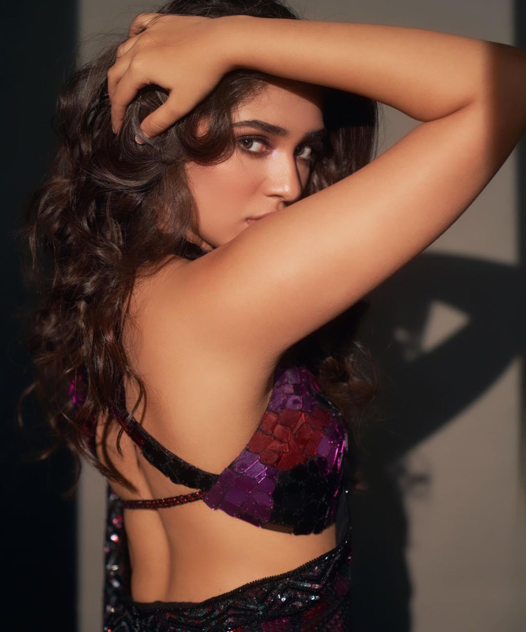 actress krithi shetty hot photos in glamourous saree and look