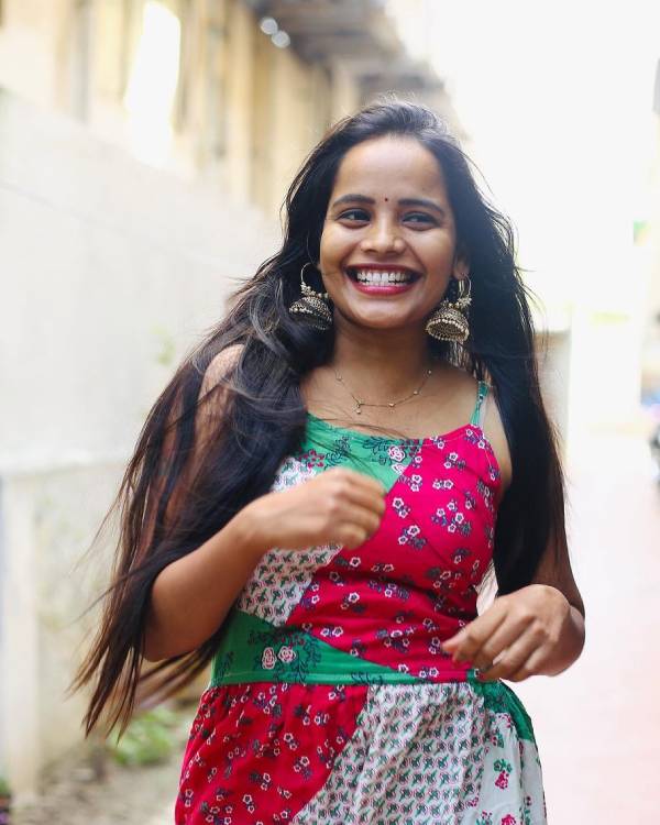 popular tamil movie actress suicide shocks cinema industry and suicide note caught by police