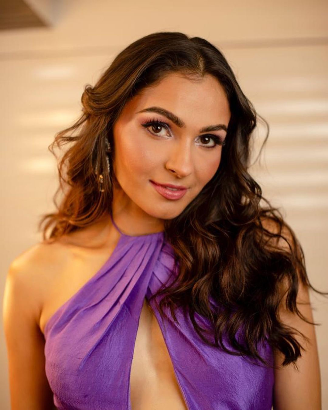 actress andrea jermiah hot photos in glamour dress getting viral