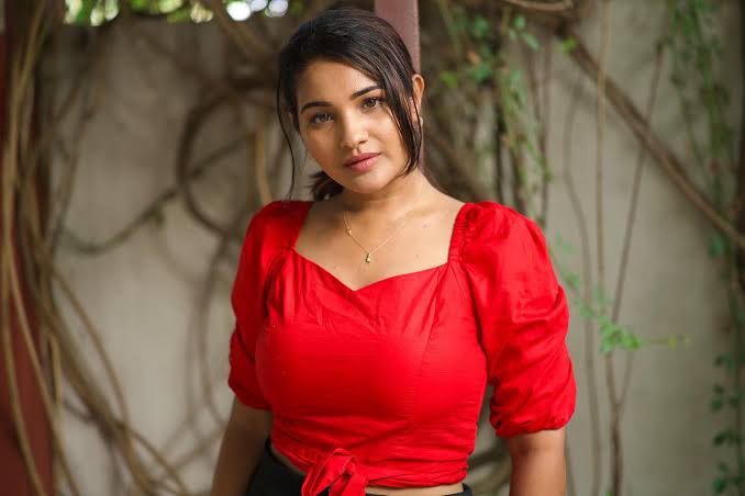 popular serial actress to replace mullai character in pandian stores instead of kaavya arivumani