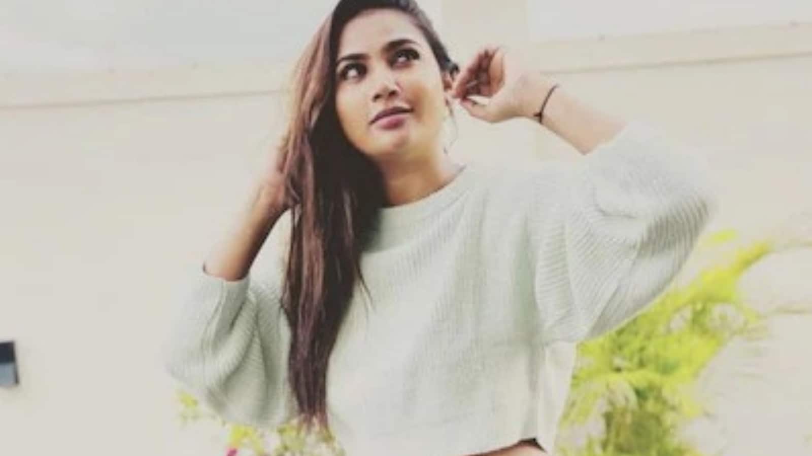 myna nandhini manikandan and dhanalakshmi discussing on myna salary as 1 and half lakhs video getting viral