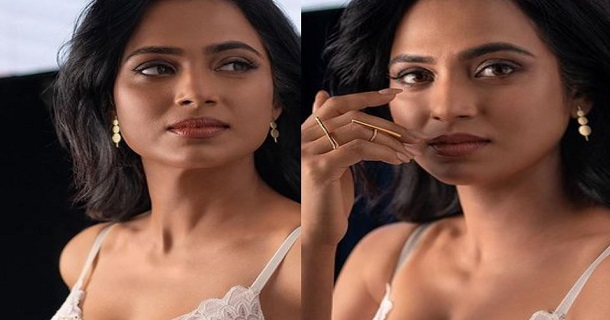 ramya pandian hot photos in white color inners getting viral on social media