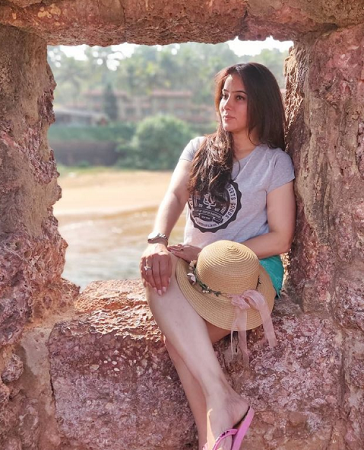 tamil serial actress lakshmi vasudevan cries over video as her photos got morphed