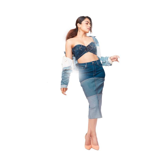 rashmika hot photos wearing denim pants viral