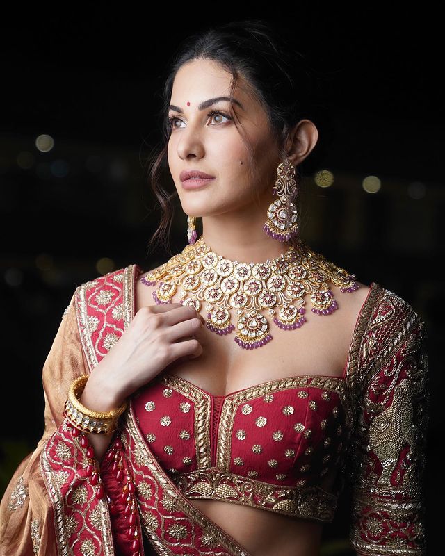 actress amyra dastur hot photos in grand lehenga getting viral