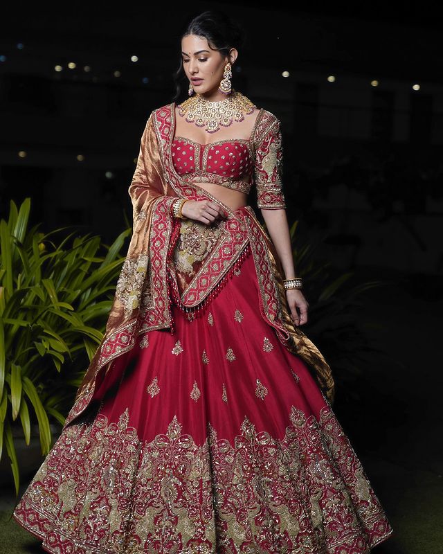 actress amyra dastur hot photos in grand lehenga getting viral