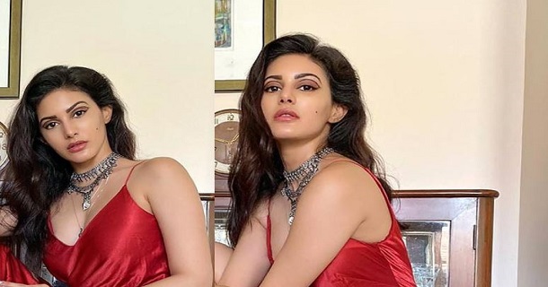 actress amyra dastur hot photos in grand lehenga getting viral