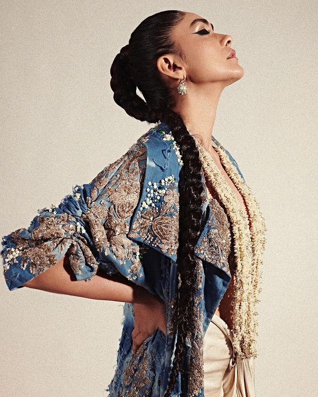 mrunal thakur hot photos hiding glamour in flower string photos getting viral