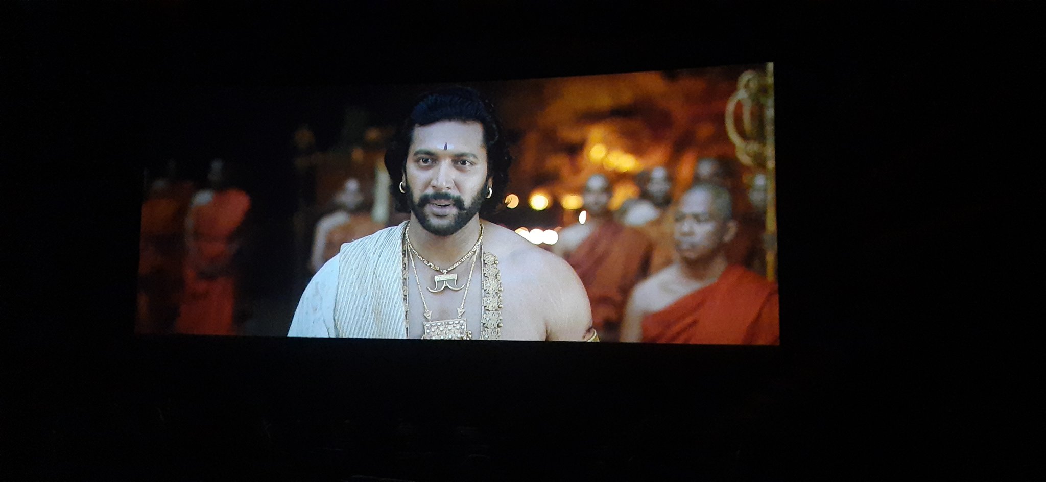 ponniyin selvan part 1 release getting positive reviews and twitter trending