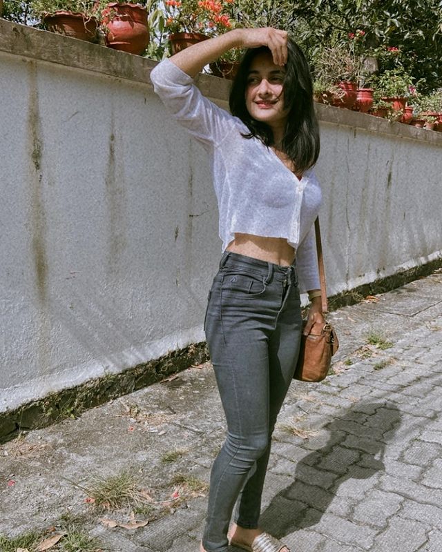 esther anil hot photos in sun and filter getting viral