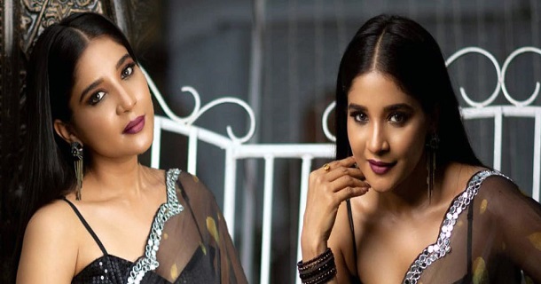 sakshi agarwal hot photos in glamour inners and pant