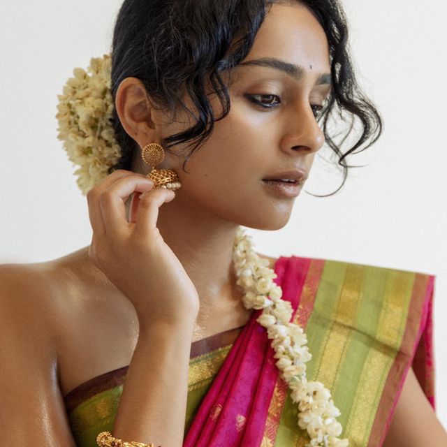pragathi guruprasad latest photos in full glamour getting viral