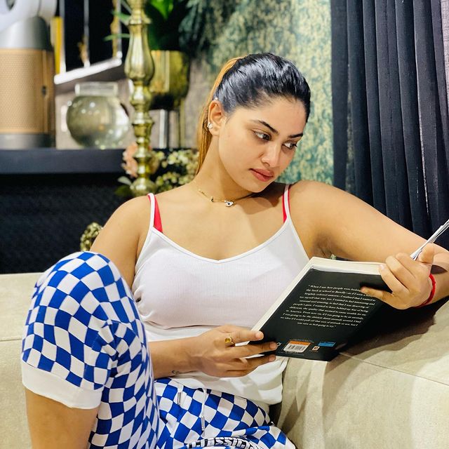 shivani narayanan hot photos in inners getting trending on social media