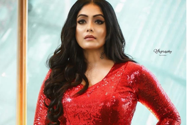 abirami venkatachalam with yellow rope status getting viral on social media